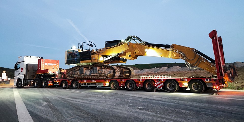 LKW-Fahrer*in (m/w/d) für Schwertransporte