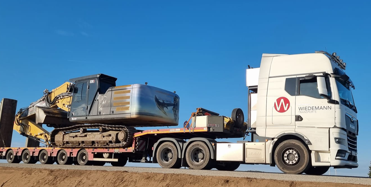 LKW-Fahrer*in (m/w/d) für Baumaschinen und -Zubehör