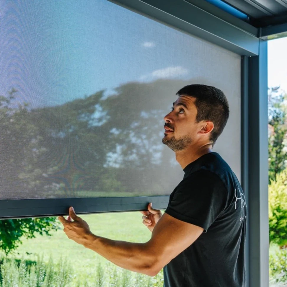 Smart Privacy Screens