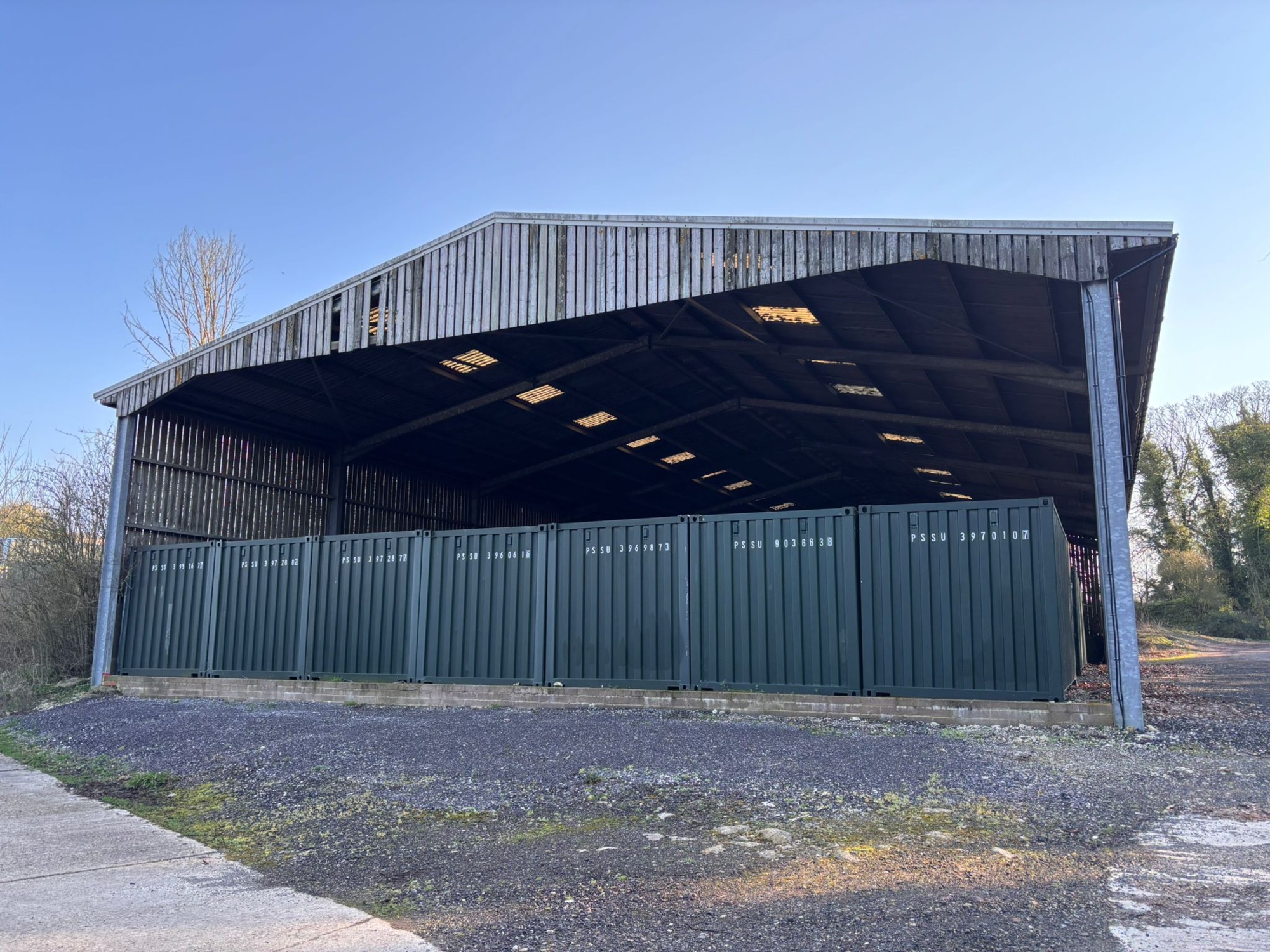 Wallingford Self Storage undercover barn storage