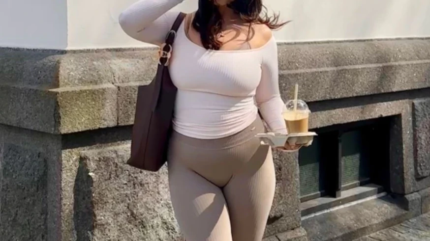 Curvy & defined