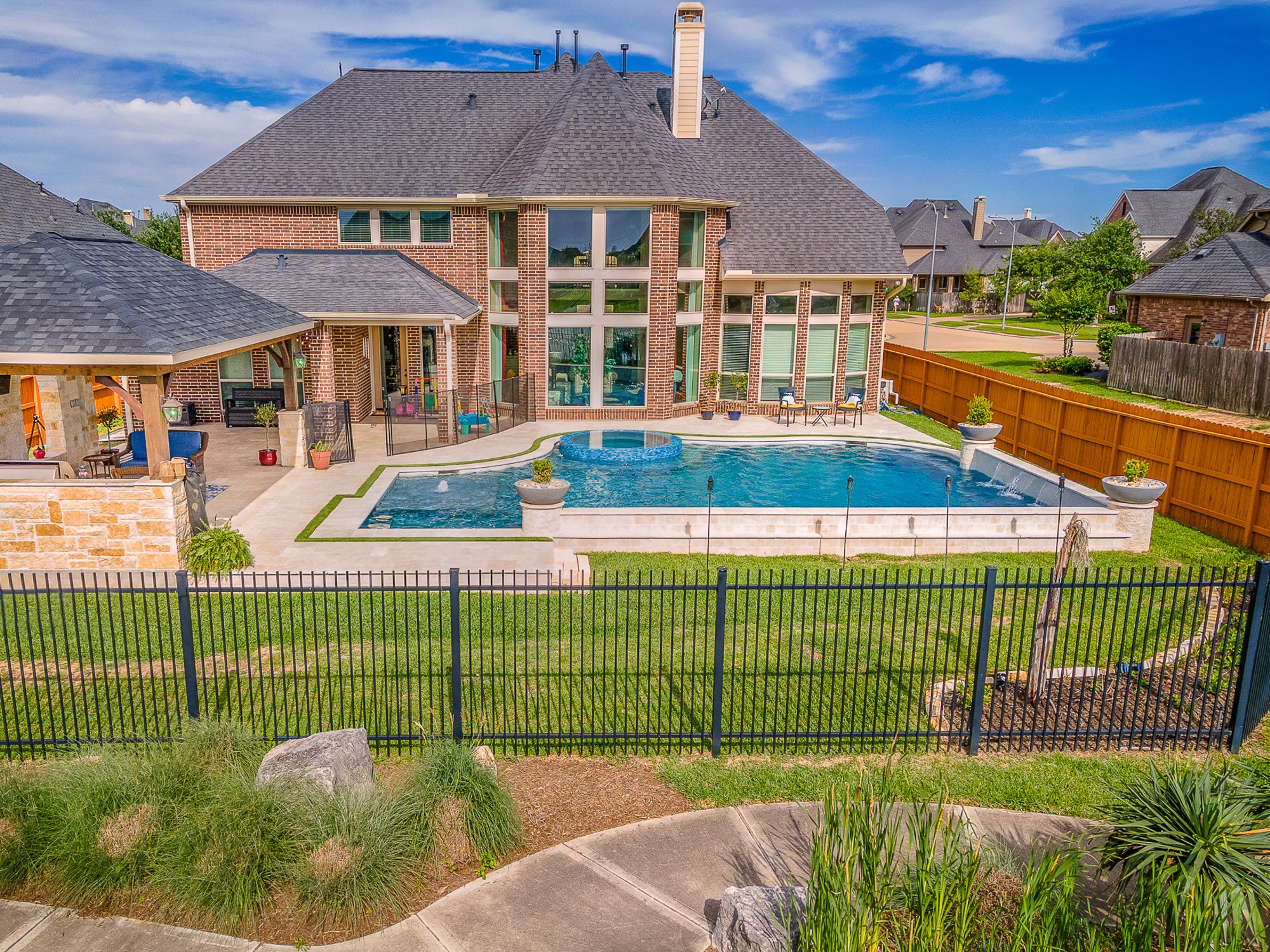 Average (600 to 900 sq. ft.)